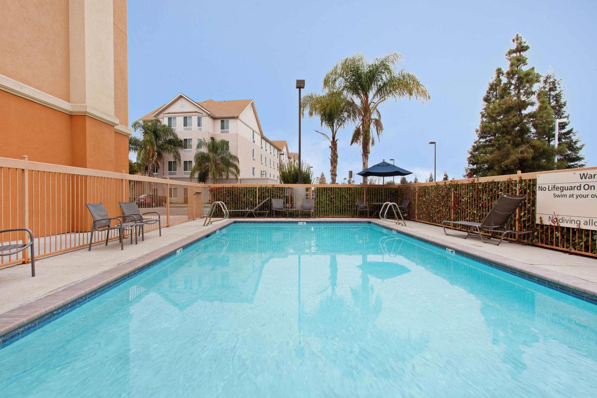 Hampton Inn & Suites Clovis Airport North Екстер'єр фото